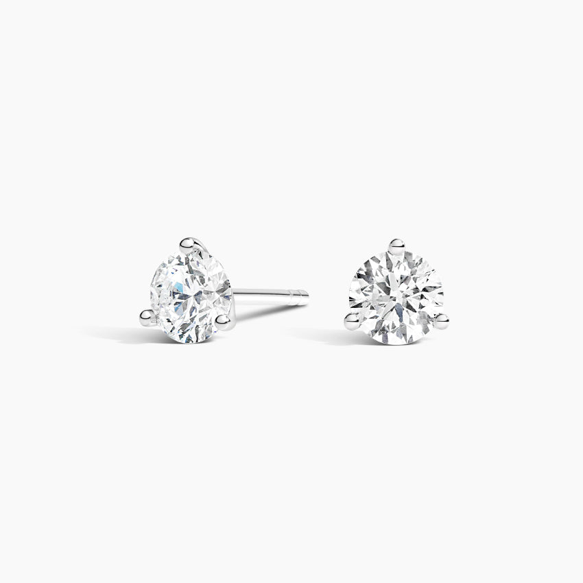 Brinco de Ouro 18k 750 feminino Solitário ponto de luz Diamantes