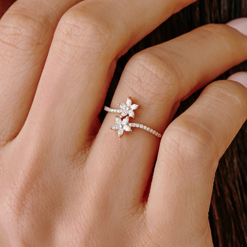 Anel solitário de ouro feminino noivado Diamantes Flor