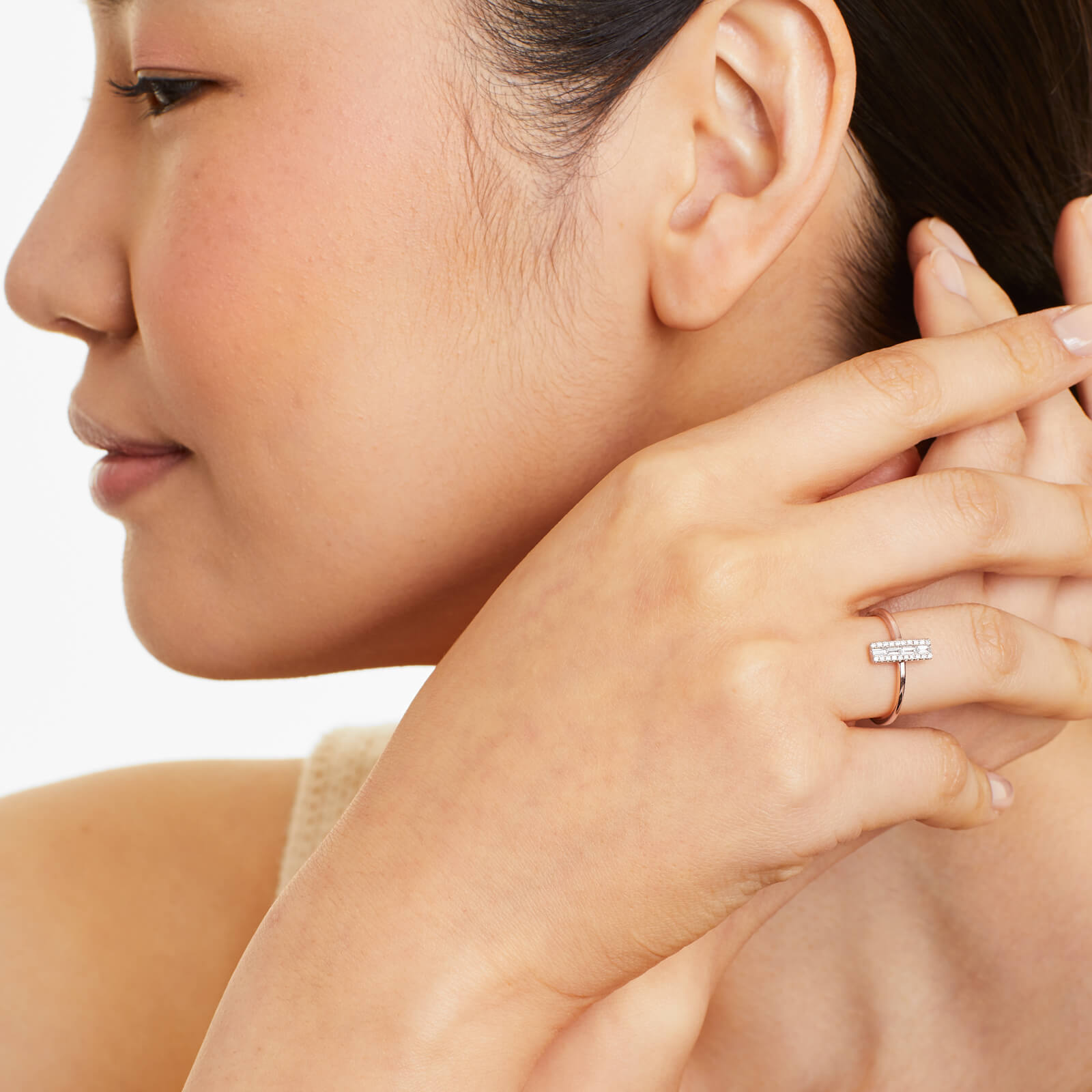 Anel de Barra em Ouro 18k c/ Diamantes Brilhantes e Baguette