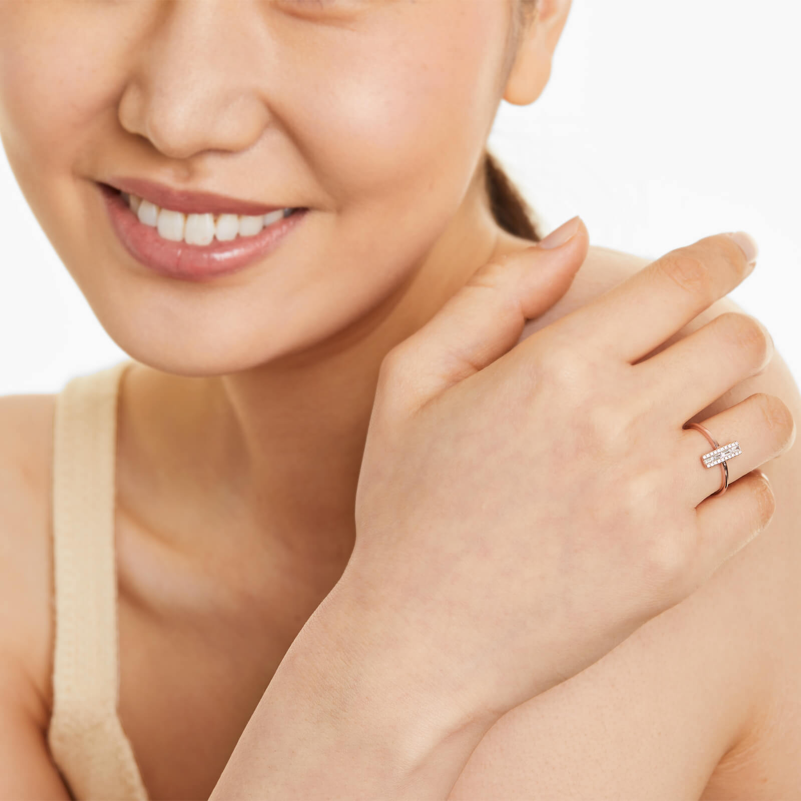 Anel de Barra em Ouro 18k c/ Diamantes Brilhantes e Baguette