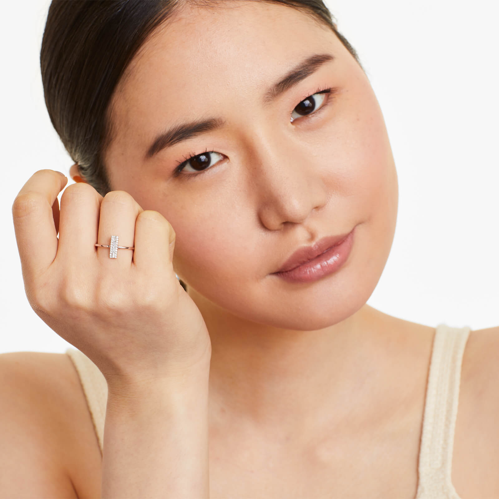 Anel de Barra em Ouro 18k c/ Diamantes Brilhantes e Baguette