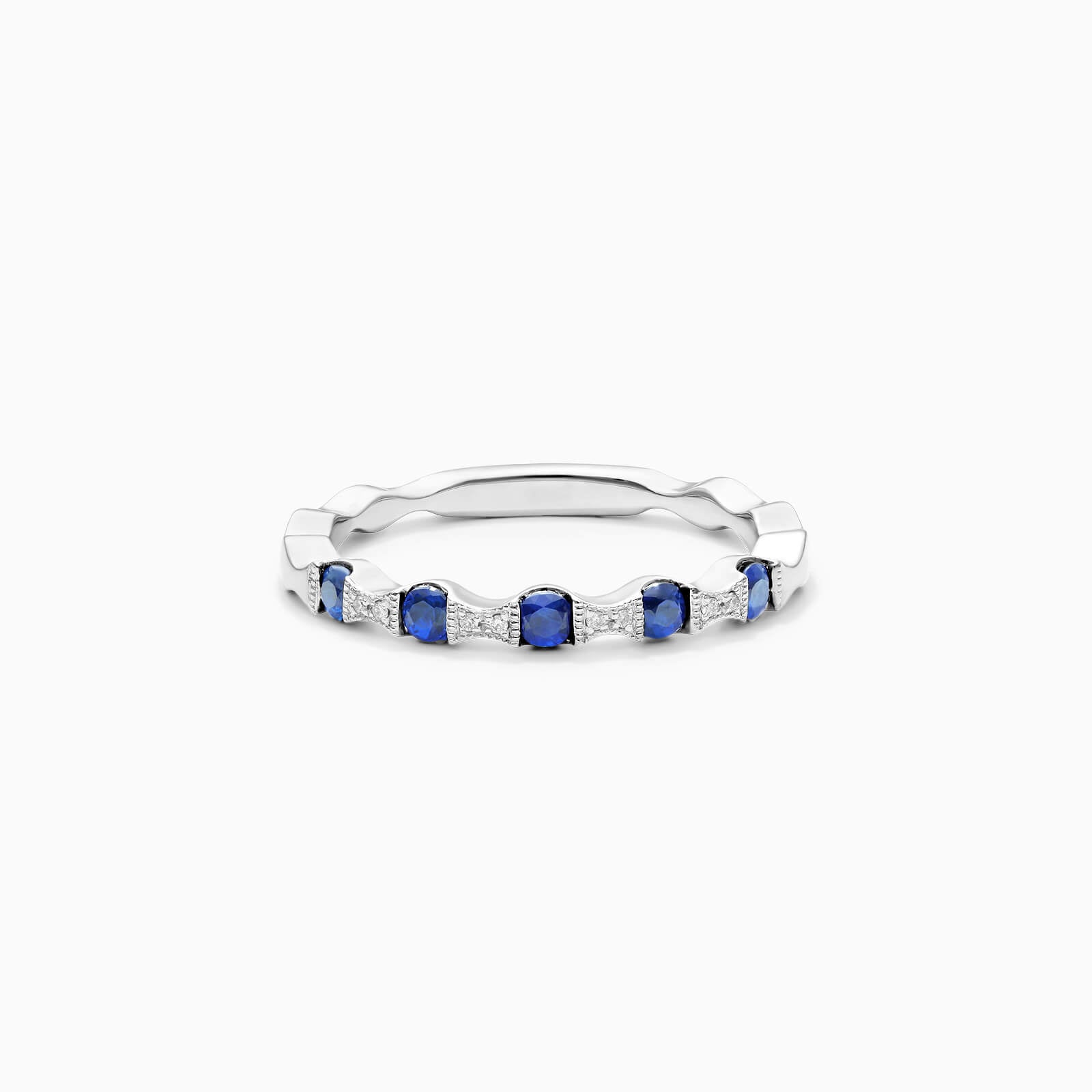 Anel De Ouro 18k Aparador Meia Aliança c/ Safira Azul e Diamantes Brilhantes | New | Aparadores, diamante, Safira, white | AUREA FINE JEWELRY