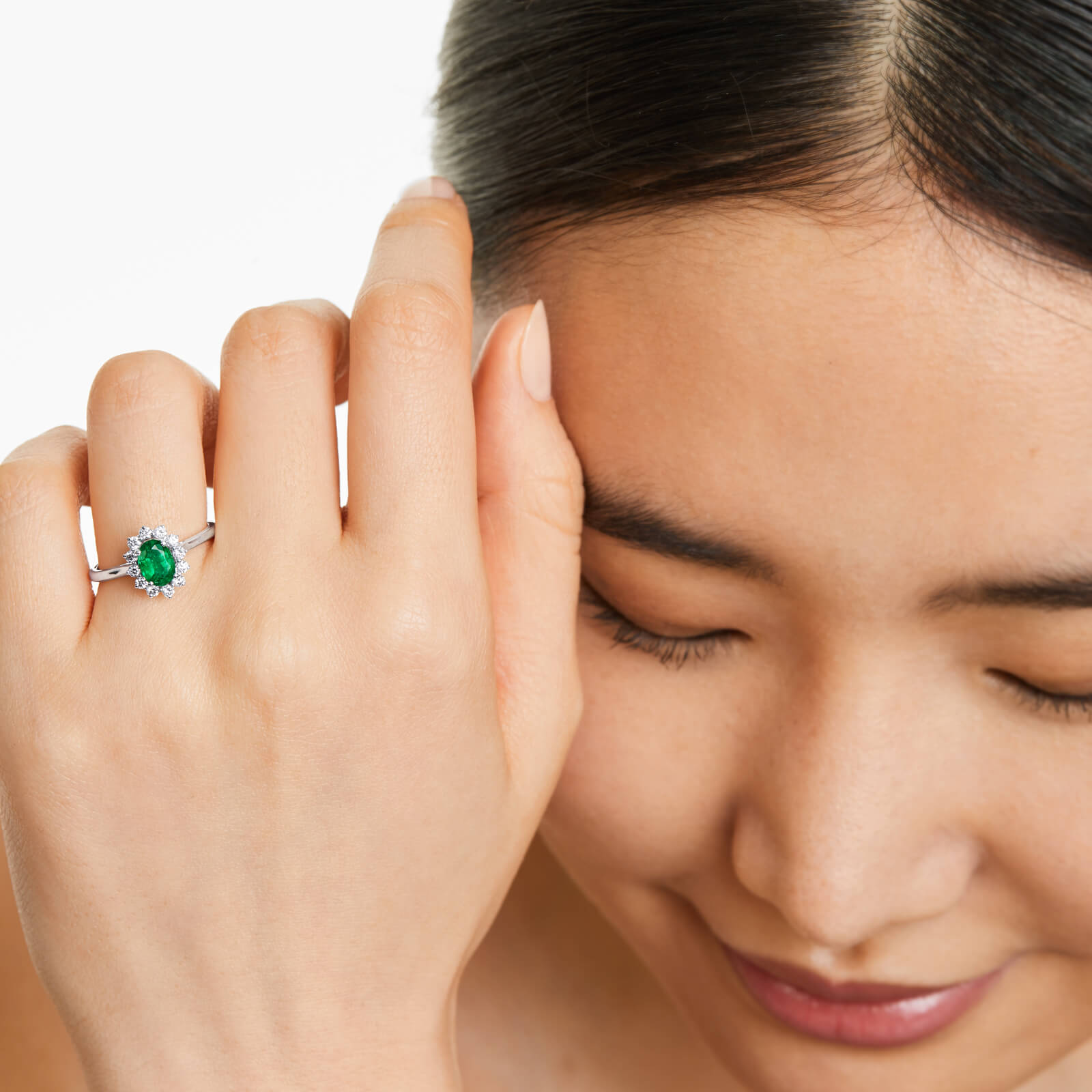 Anel De Esmeralda Em Ouro 18k C/ Diamantes Brilhantes