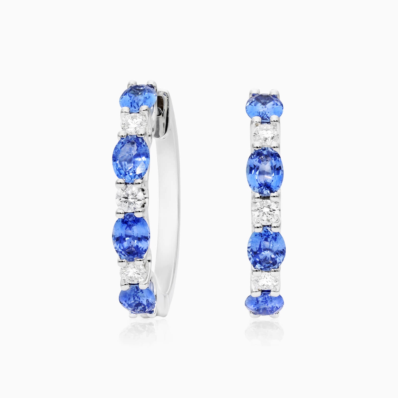 Brinco De Ouro Branco 18k Argola Alternada de Safira Azul e Diamantes | New | Brincos, Celestial Diamonds, diamante, Safira, white | AUREA FINE JEWELRY