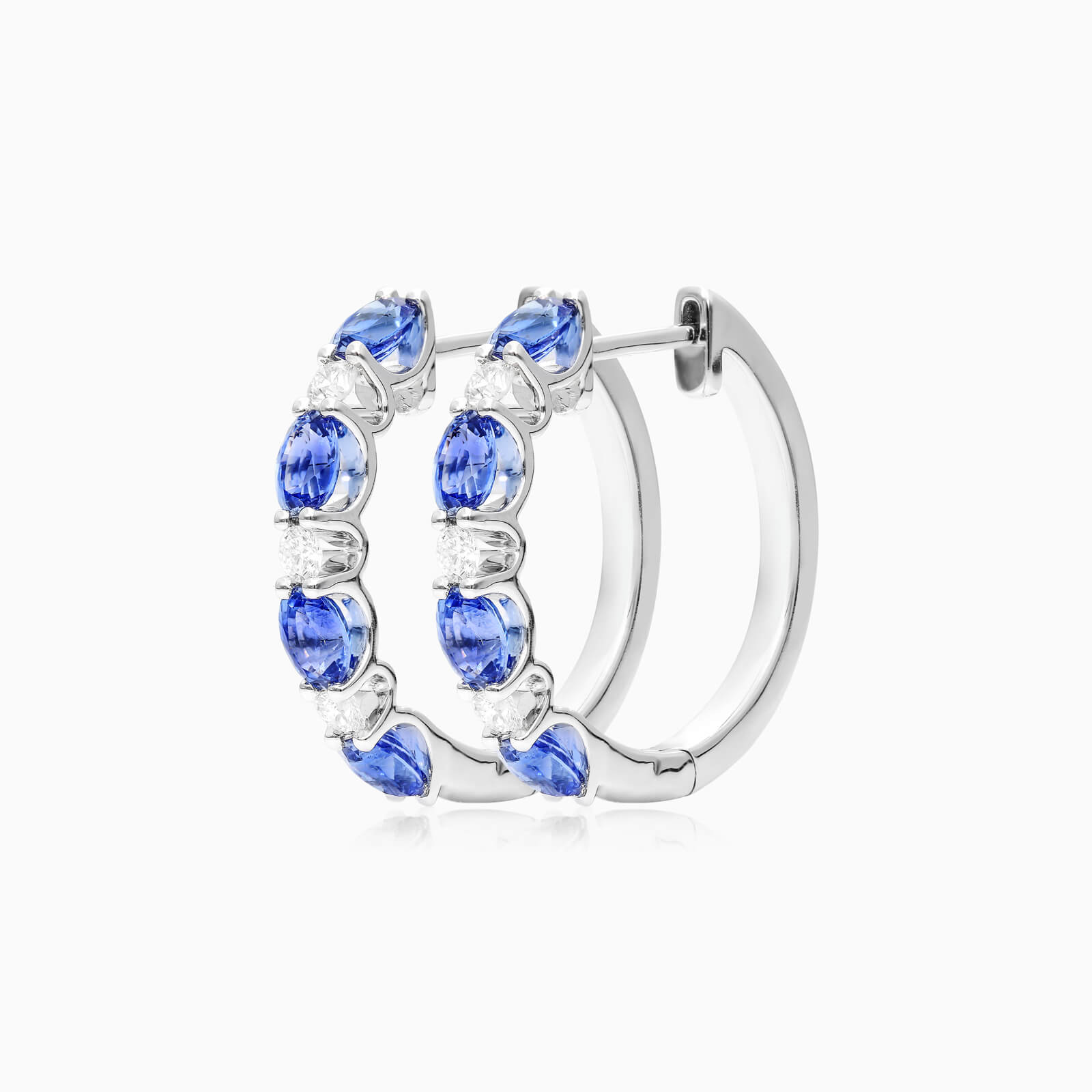 Brinco De Ouro Branco 18k Argola Alternada de Safira Azul e Diamantes