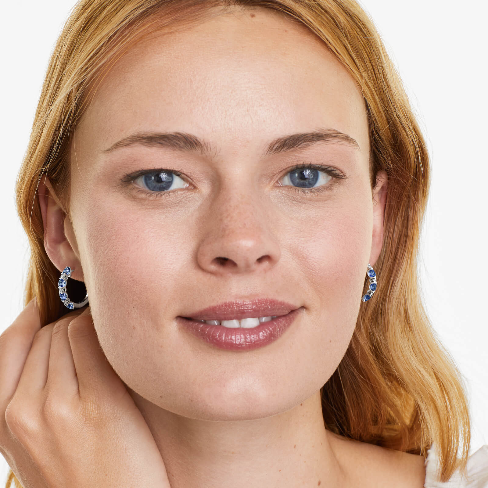 Brinco De Ouro Branco 18k Argola Alternada de Safira Azul e Diamantes