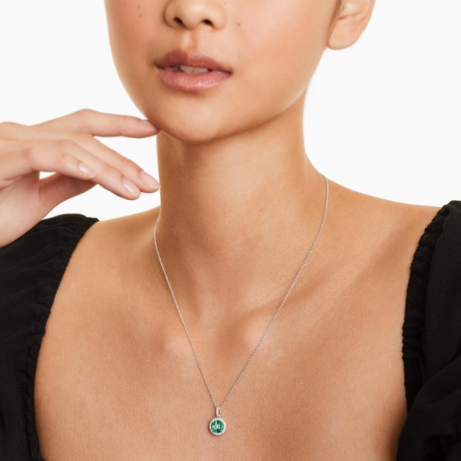 Colar Feminina De Ouro Branco 18k C/ Pingente De Esmeraldas e Diamantes