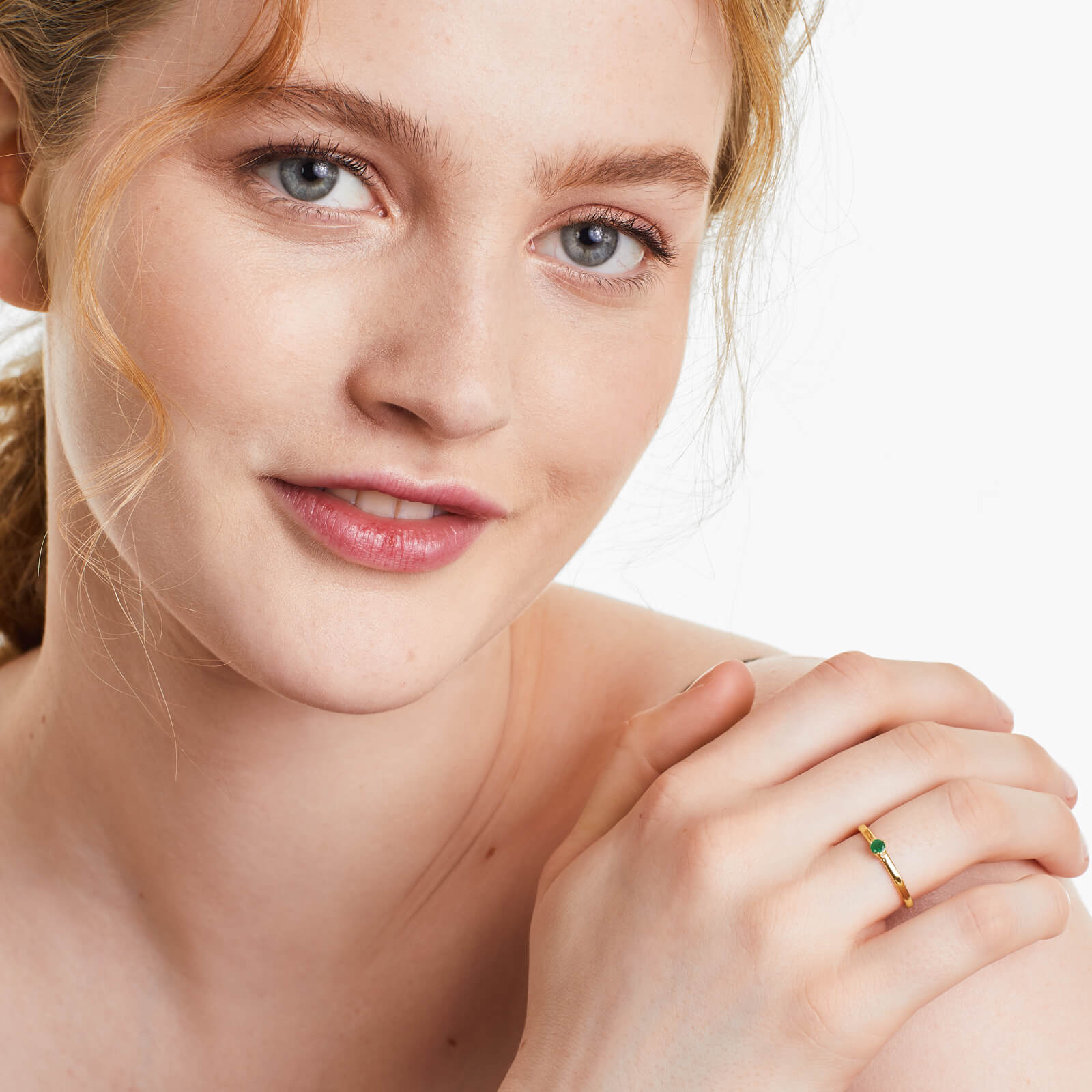 Anel De Ouro 18k Petite Esmeralda Solitario Delicado Luxo