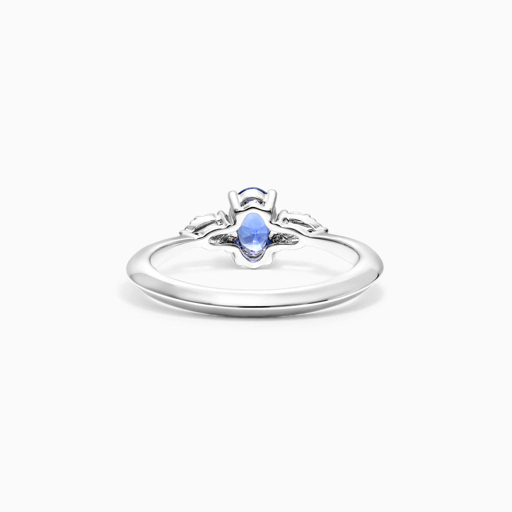 Anel De Ouro 18k Elsa  C/ Safira Azul Solitario e Diamantes