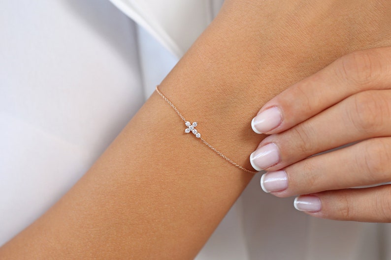 Pulseira Feminina de Ouro Branco 18k Cruz De Diamante Delicado