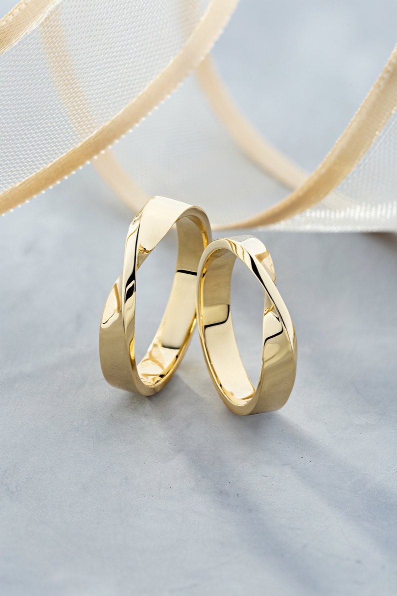 Par de Alianças de casamento noivado ouro 18k diamante