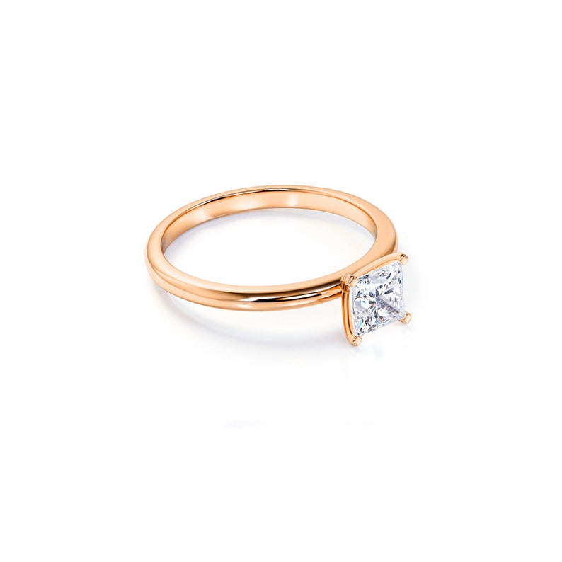 Anel Princesa De Ouro Rose 18k e Diamantes Brilhantes 50pts