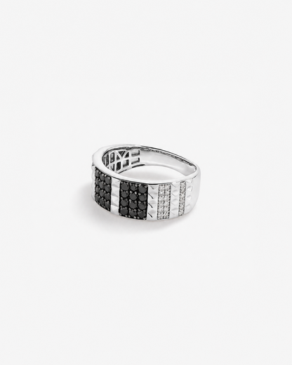 Anel masculino ouro branco 18k com diamantes naturais pretos e brancos - três quartos