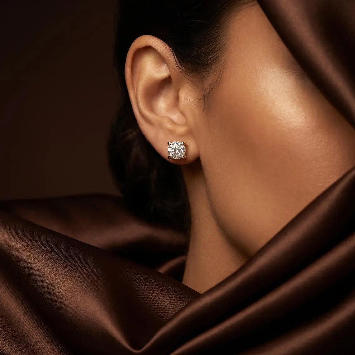Brinco de ouro 18k com diamante natural certificado GIA