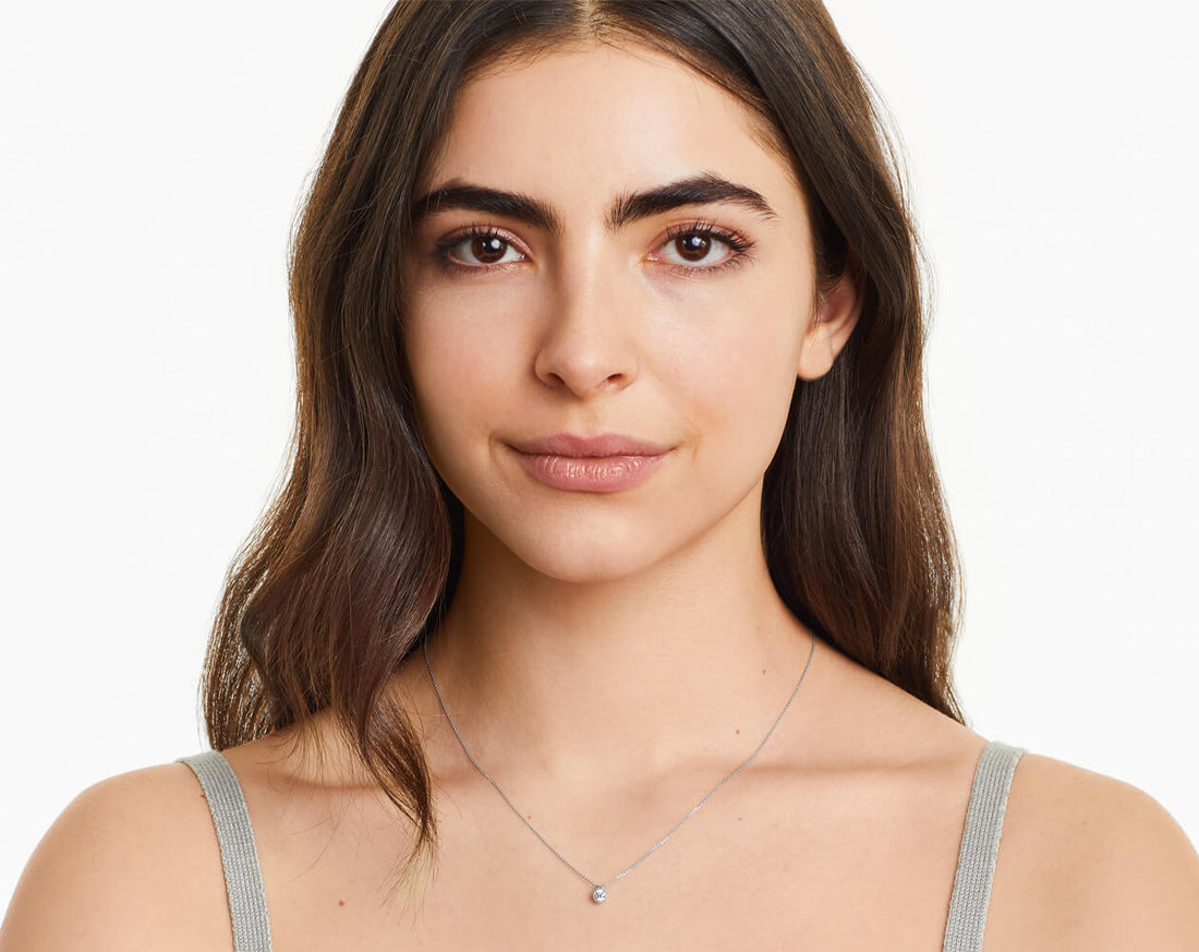 Colar  Feminina Corrente  em Ouro18k Solitario Diamante Luxo Moldura 25 pontos