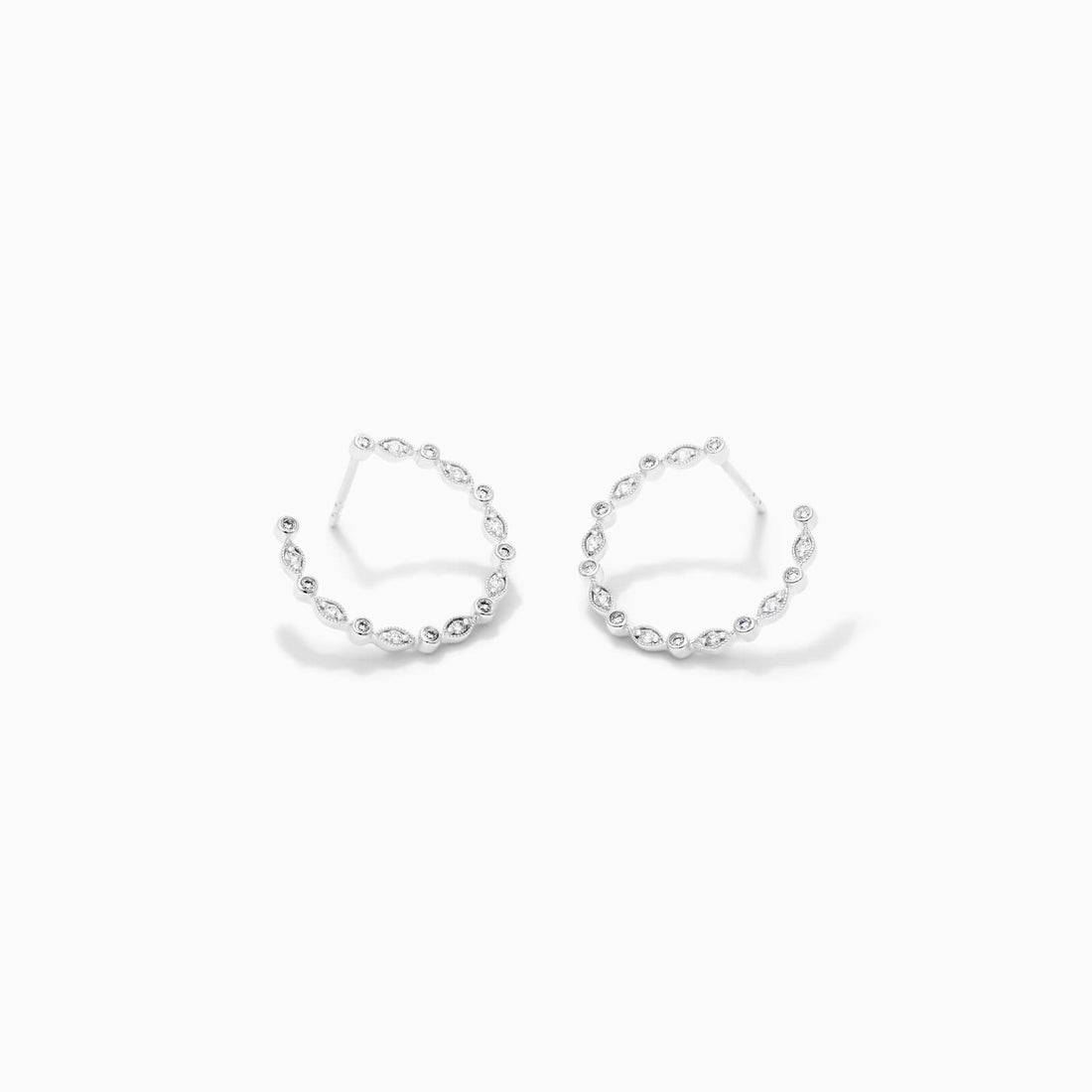Brinco de Argola Feminino de  Ouro 18k Diamantes  Luxo | New | Brincos, Celestial Diamonds, diamante, white | AUREA FINE JEWELRY