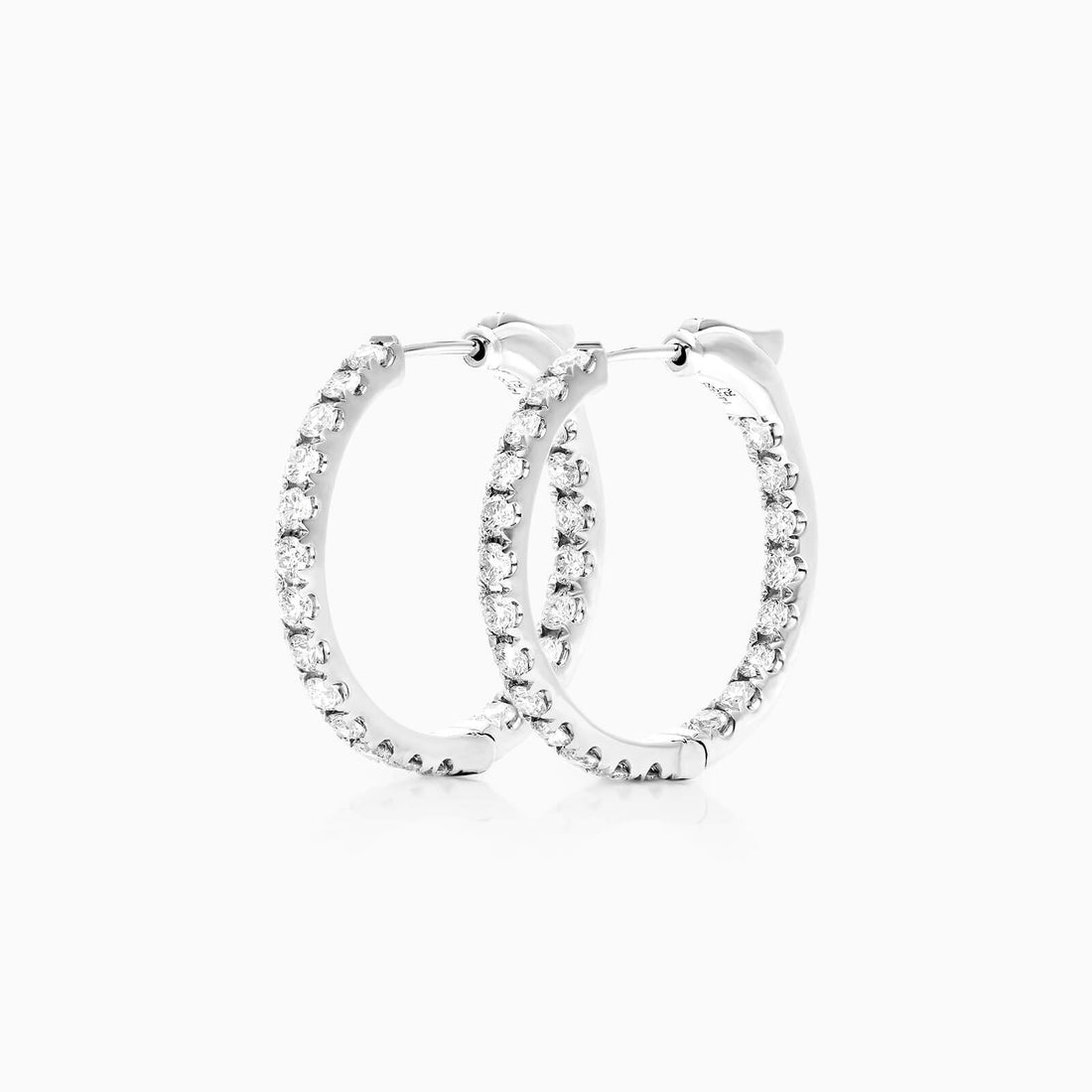 Brinco de Ouro Branco 18k Argola Com Diamantes 1,50 Pts o Par