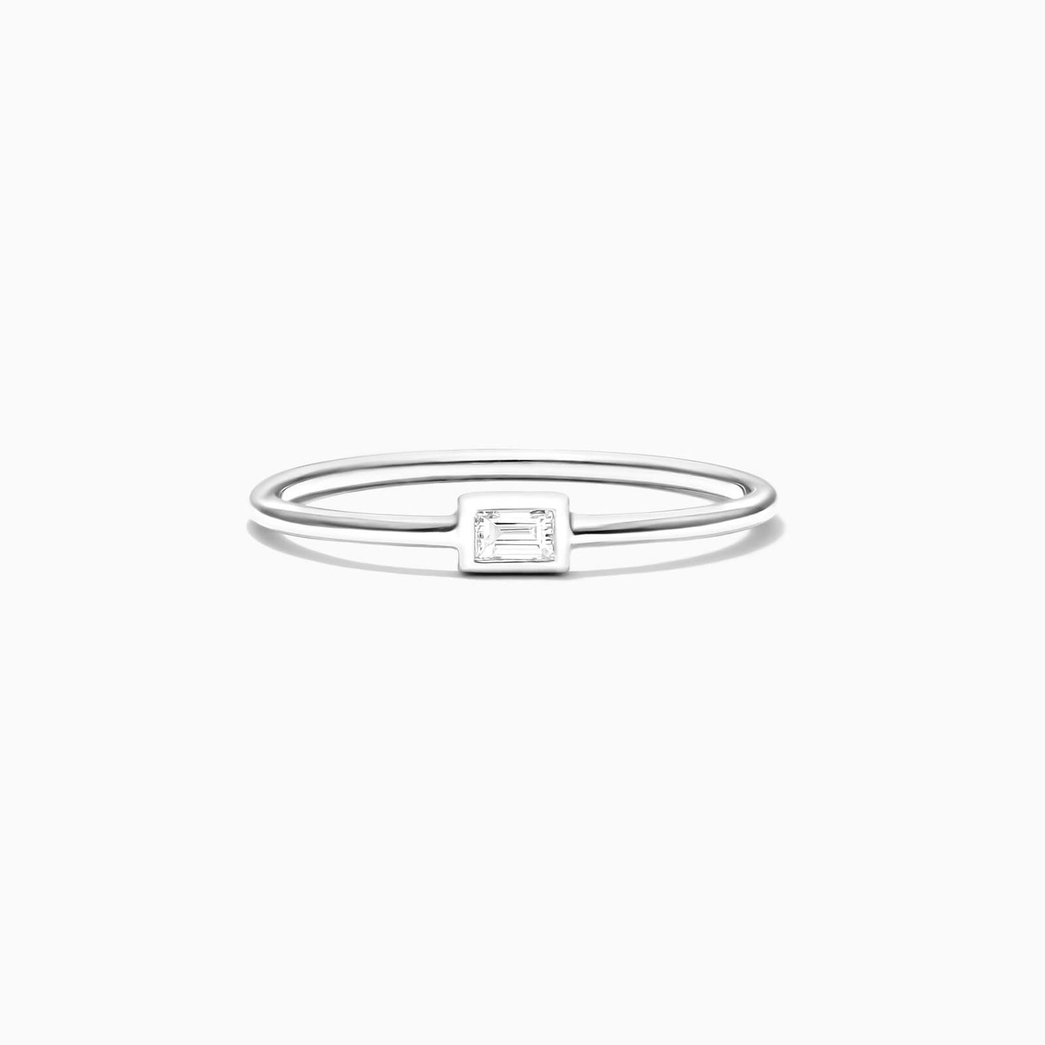 Anel De Ouro Branco 18k Simples Delicado c/ Baguette | New | anel-de-noivado, Anéis, diamante, noivado, white | AUREA FINE JEWELRY
