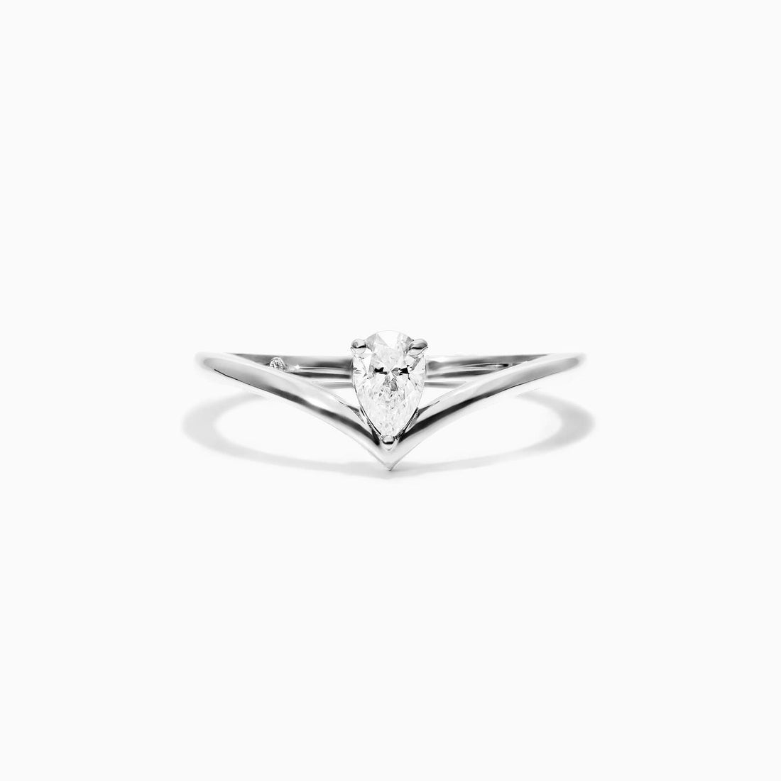 Anel De Ouro Branco 18k Em V de Luxo Diamante Solitario | New | anel-de-noivado, Anéis, diamante, noivado, white | AUREA FINE JEWELRY