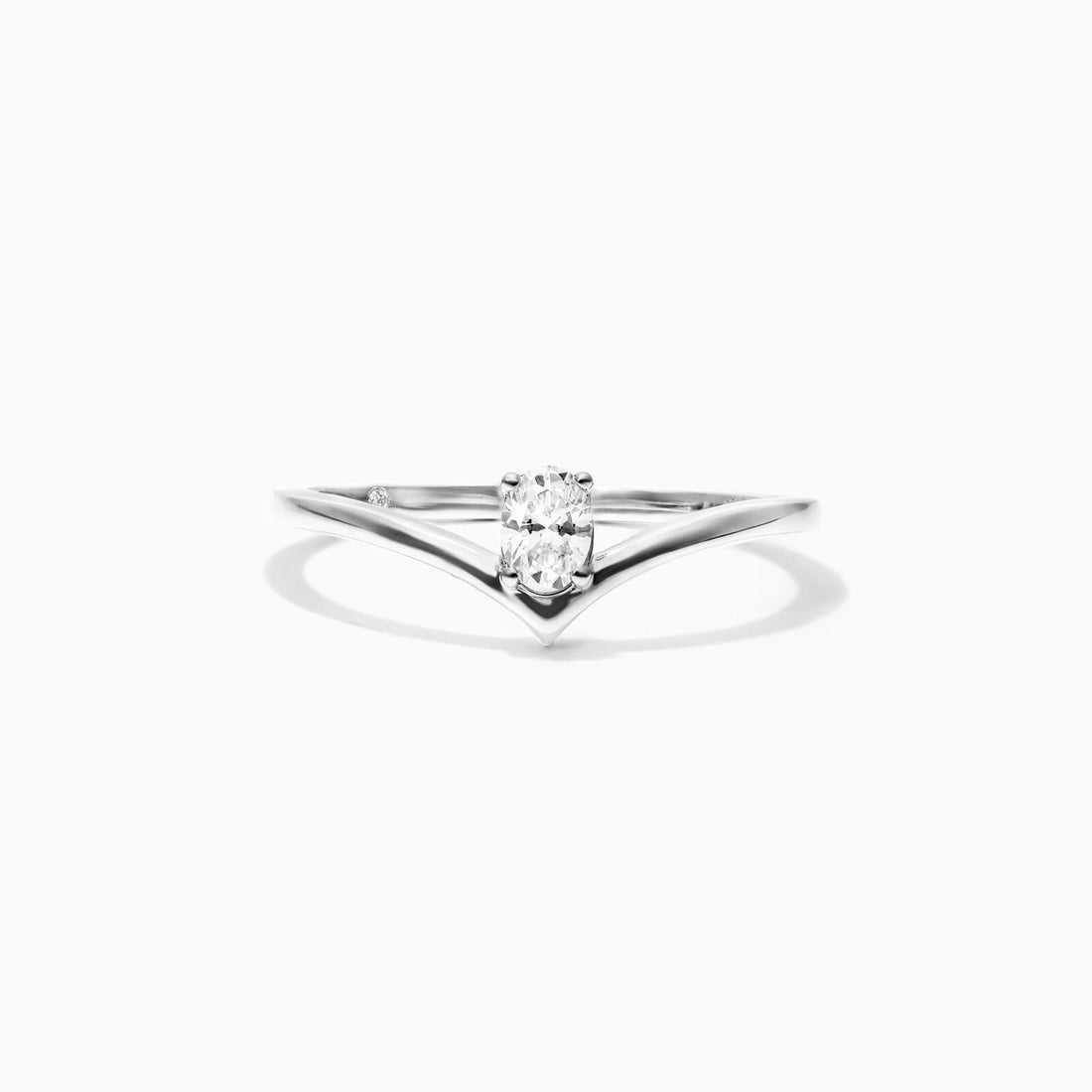 Anel De Ouro Branco 18k Em V De Luxo Diamante Solitario Queen | New | anel-de-noivado, Anéis, diamante, noivado, white | AUREA FINE JEWELRY