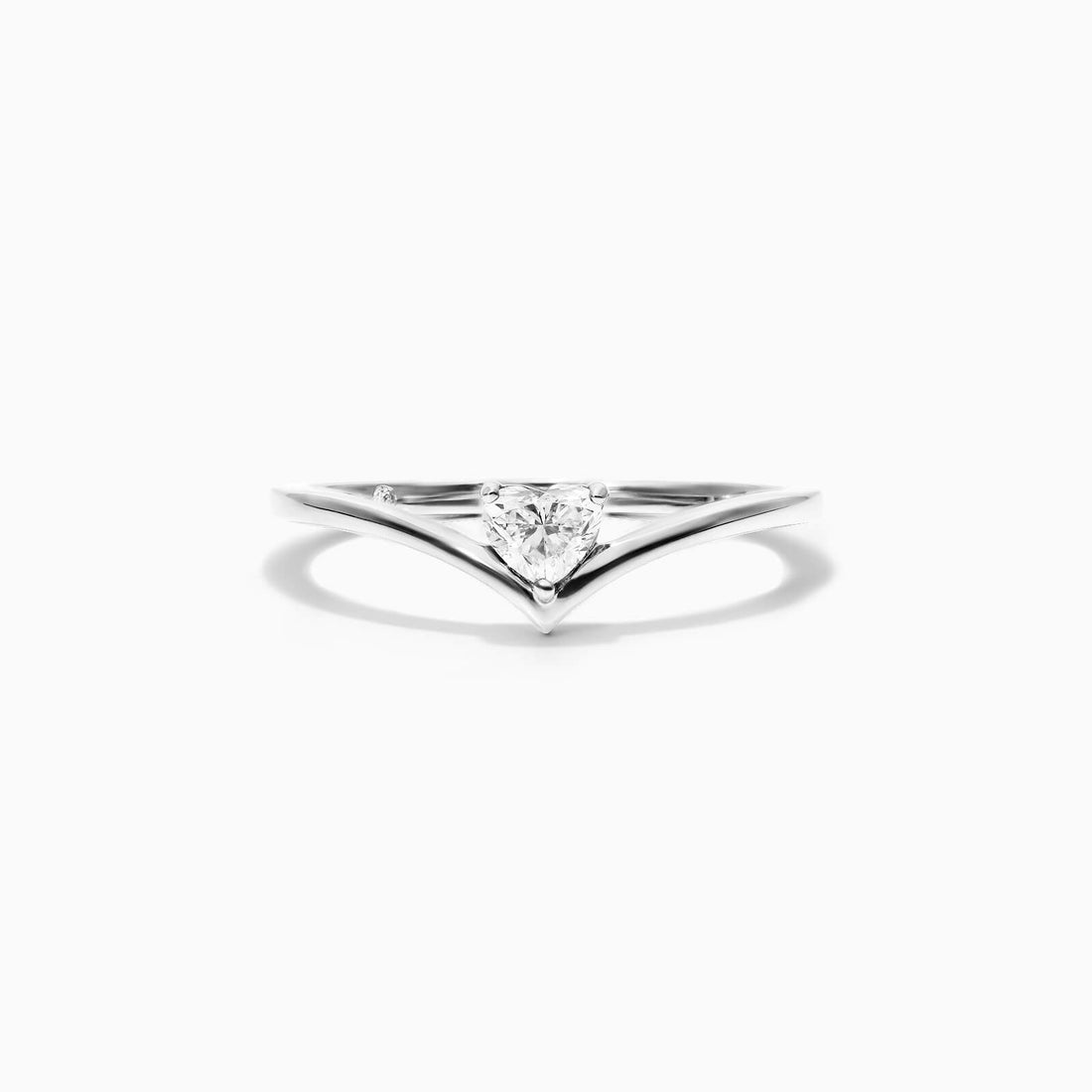 Anel De Ouro Branco 18k Em V De Luxo Diamante Solitario Hearth | New | anel-de-noivado, Anéis, diamante, noivado, white | AUREA FINE JEWELRY