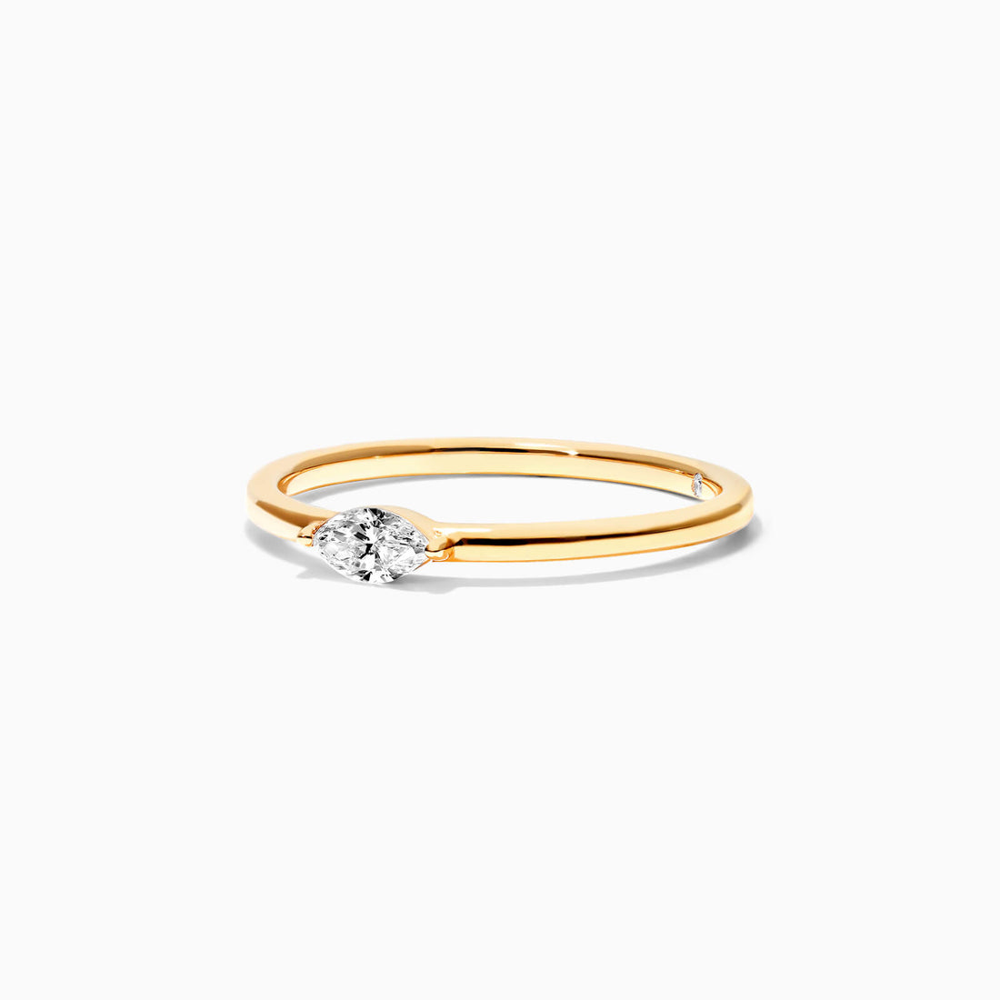 Anel De Ouro Amarelo 18k Delicado Diamante Navette Solitario