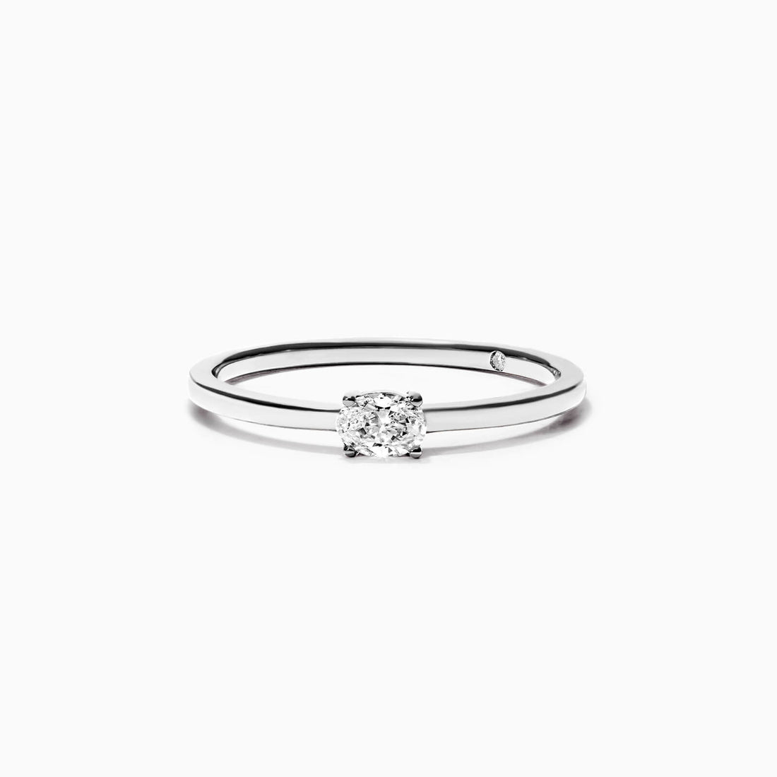 Anel De Ouro Branco 18k Delicado Diamante Oval Solitario | New | anel-de-noivado, Anéis, diamante, noivado, white | AUREA FINE JEWELRY