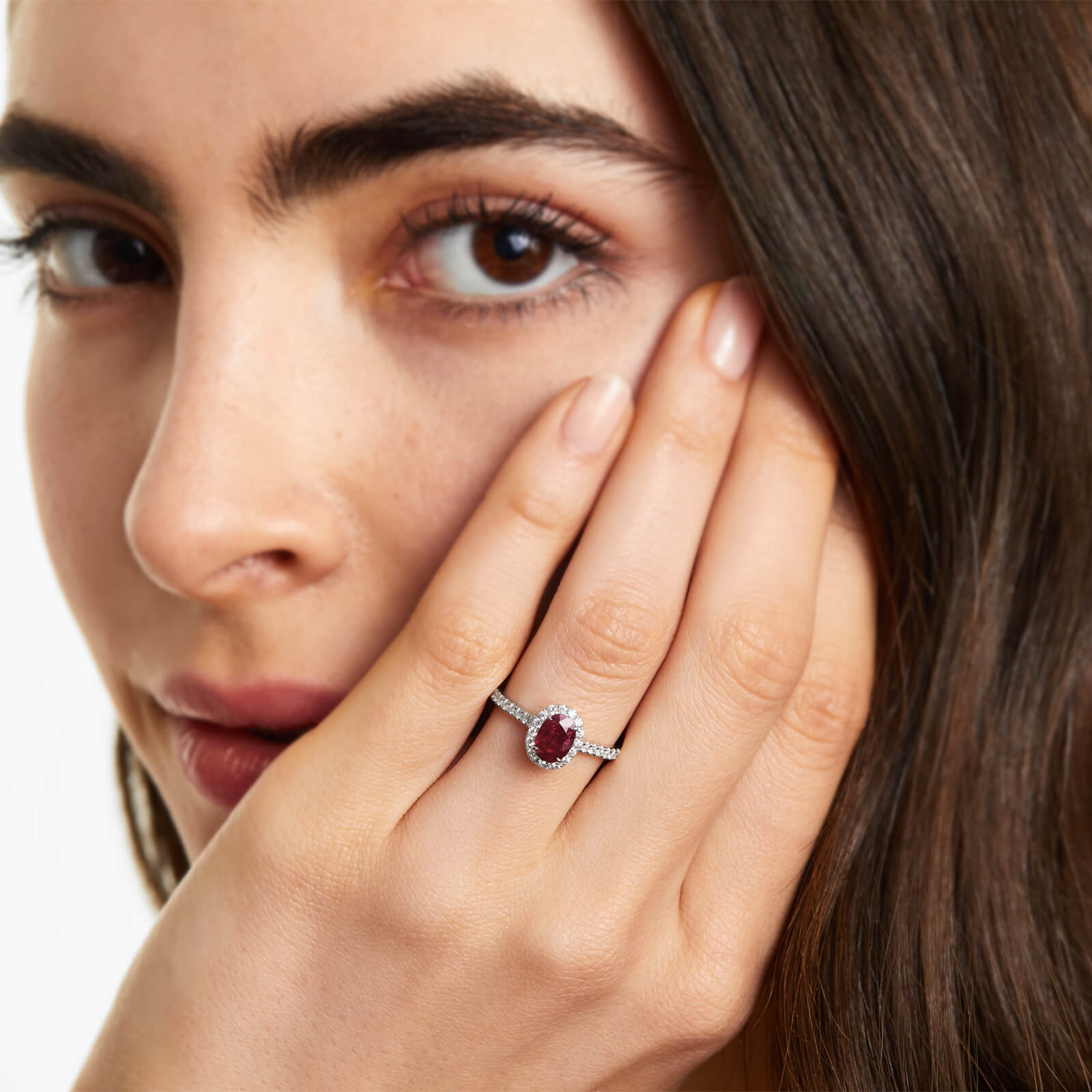 Anel de Rubi em Ouro 18k C/ Diamantes Brilhantes