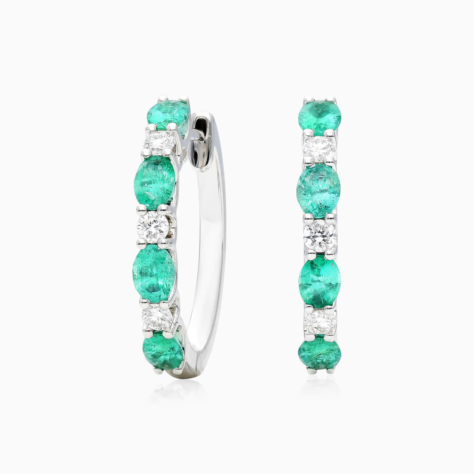 Brinco De Ouro Branco 18k Argola Alternada de Esmeraldas e Diamantes | New | Brincos, Celestial Diamonds, diamante, Esmeralda, white | AUREA FINE JEWELRY