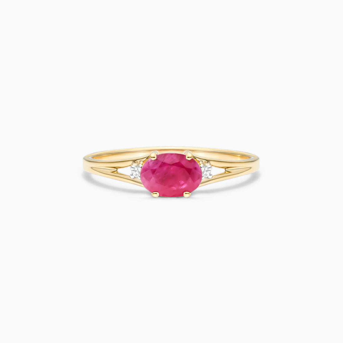 Anel De Ouro 18k iSabel C/ Rubi Solitario e Diamantes | New | anel-de-noivado, Anéis, diamante, rubi, yellow | AUREA FINE JEWELRY