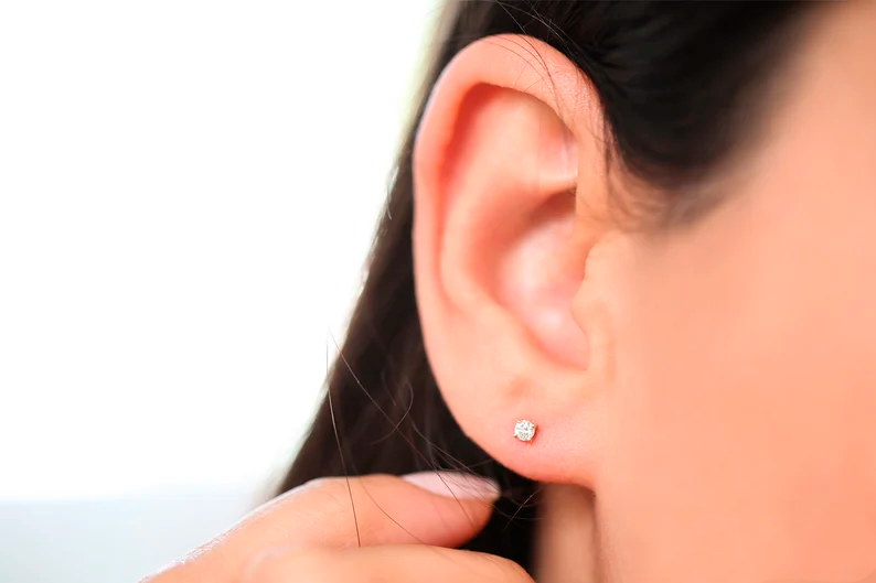 Brinco de  Ouro 18k feminino Solitário Diamantes  40 pts o par Luxo