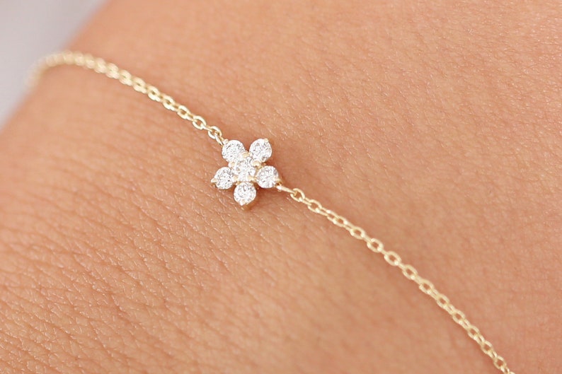 Pulseira Feminina Delicado de Ouro Amarelo 18k Flor Diamantes