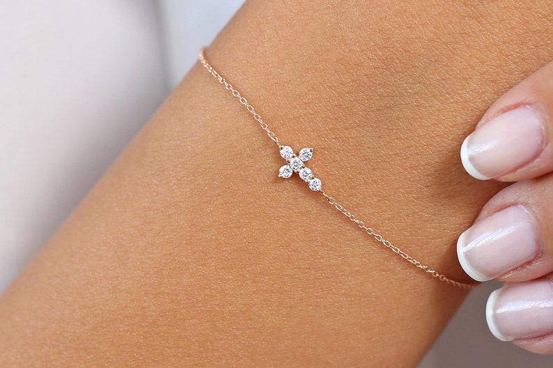Pulseira Feminina de Ouro Branco 18k Cruz De Diamante Delicado