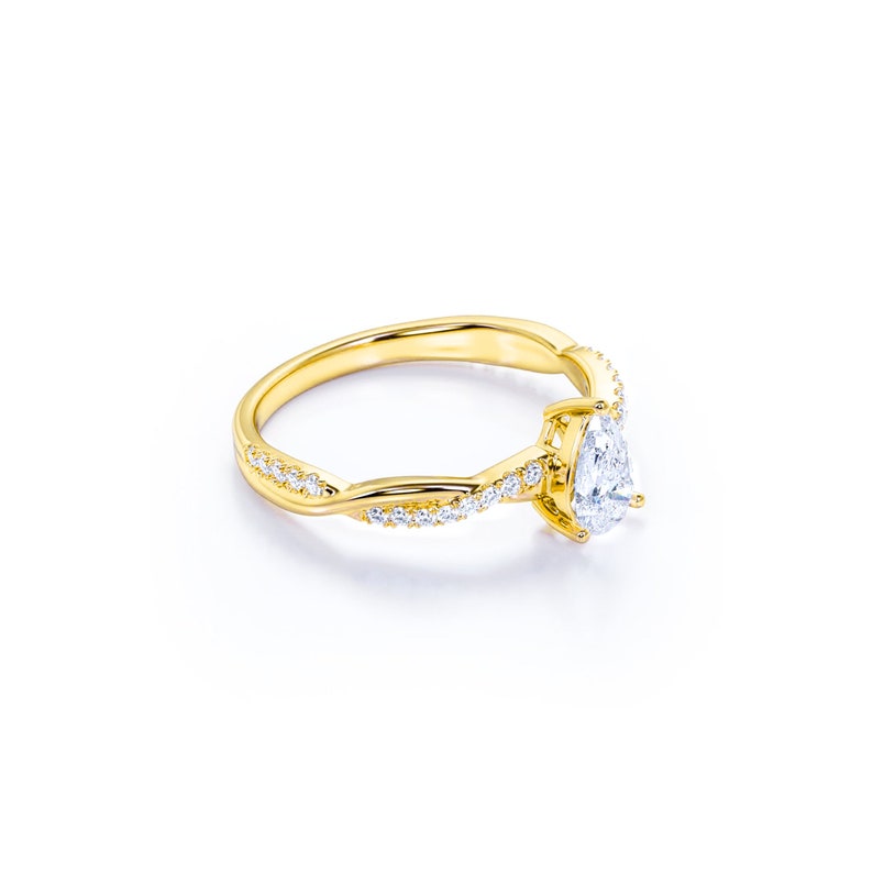 Anel Pear Solitario De Ouro Amarelo 18k Diamantes Brilhantes 50pts