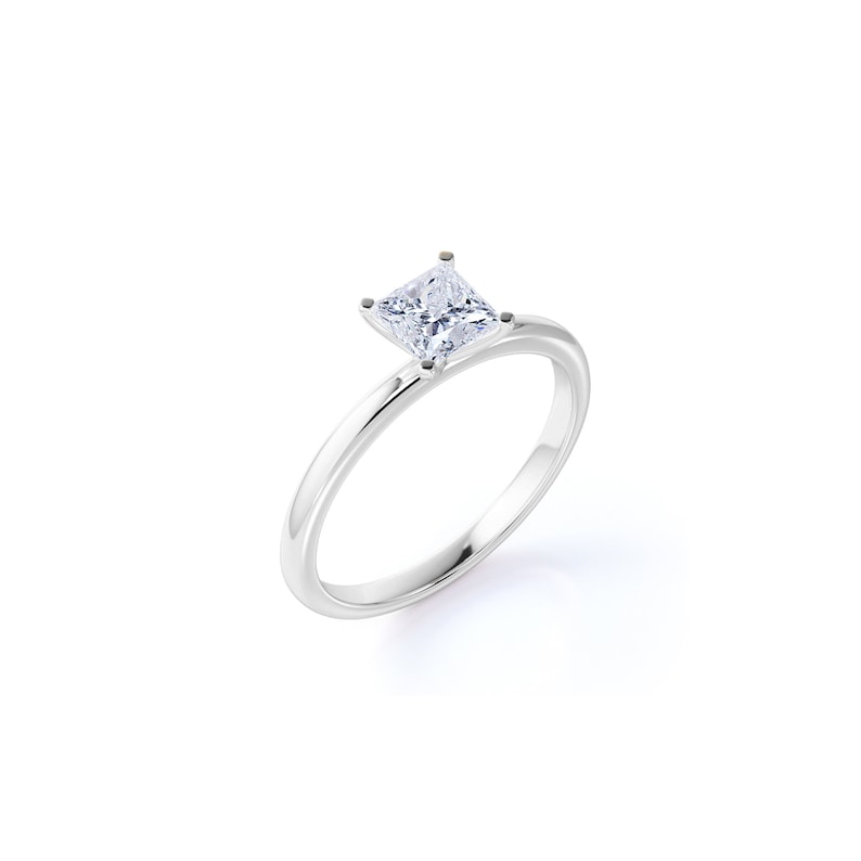 Anel Princesa De Ouro Branco 18k e Diamantes Brilhantes 70pts