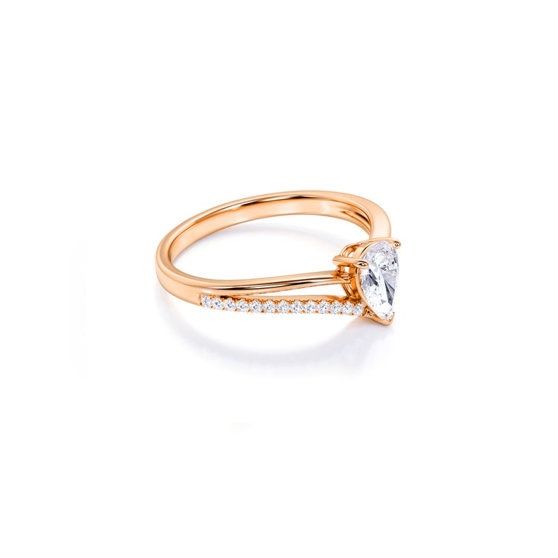 Anel Solitario De Ouro Rose 18k e Diamante Brilhante Pear